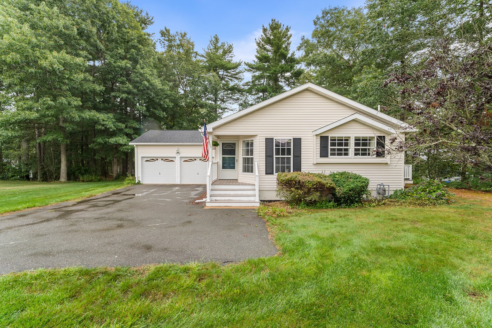 7012 Oak Point Dr. — photo