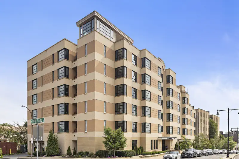 1650 Commonwealth Ave #204 — photo