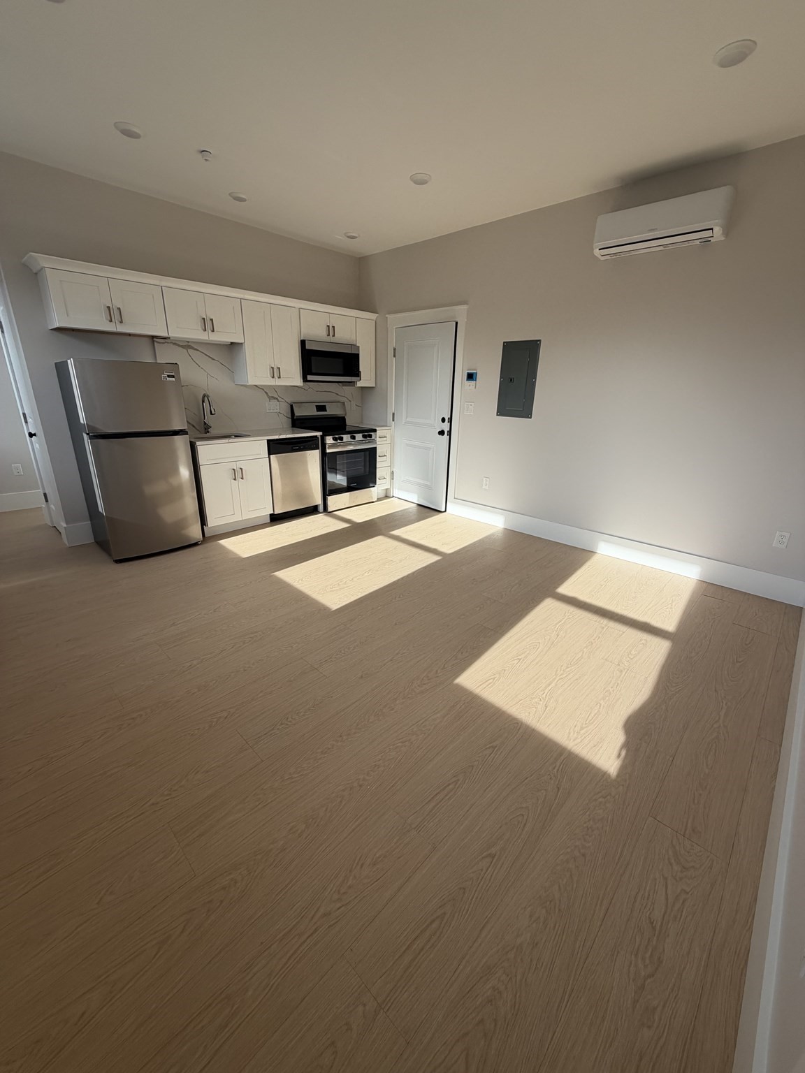 311 Elm #2 — photo
