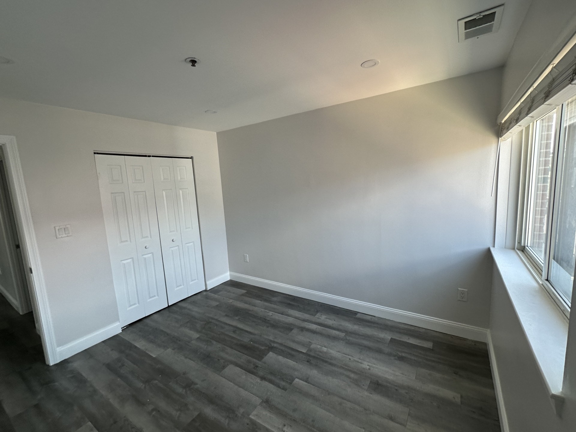 11 Langdon #203 — photo