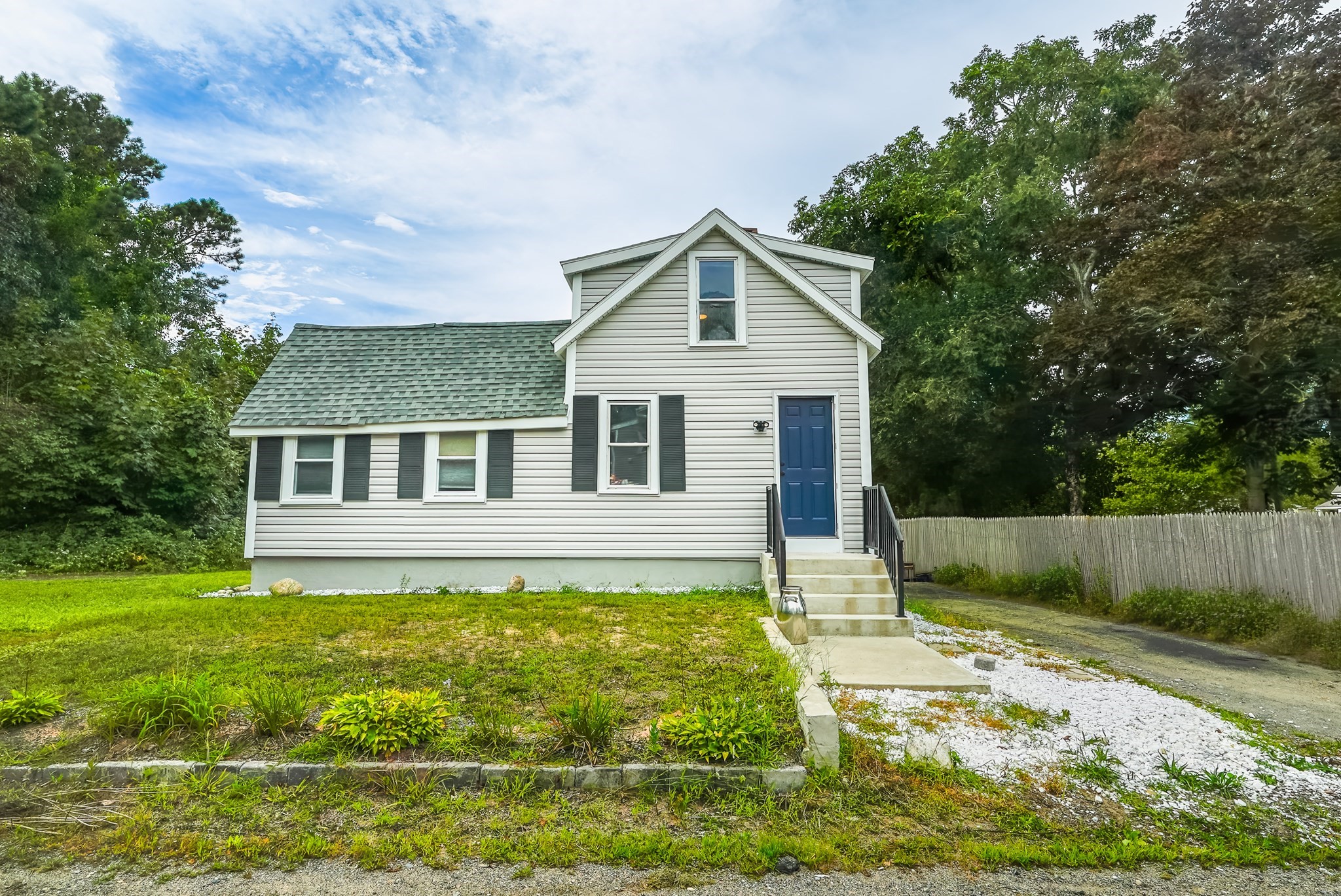 5 Baptiste Ave — photo