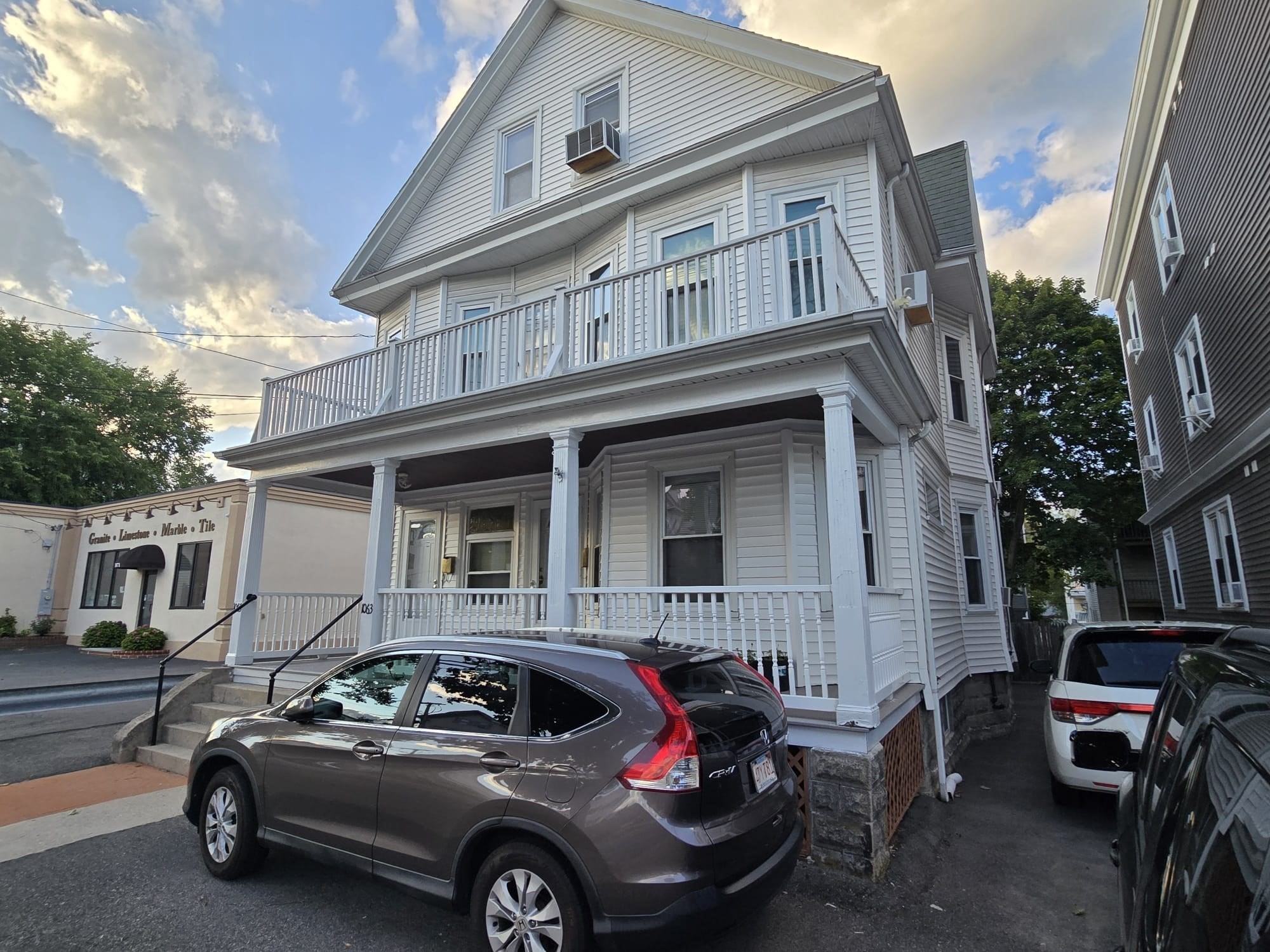 1063 Massachusetts Ave #1 — photo