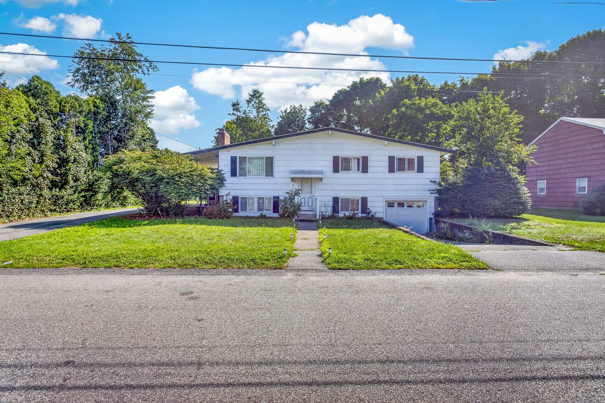 19 Oak Ridge Dr E — photo