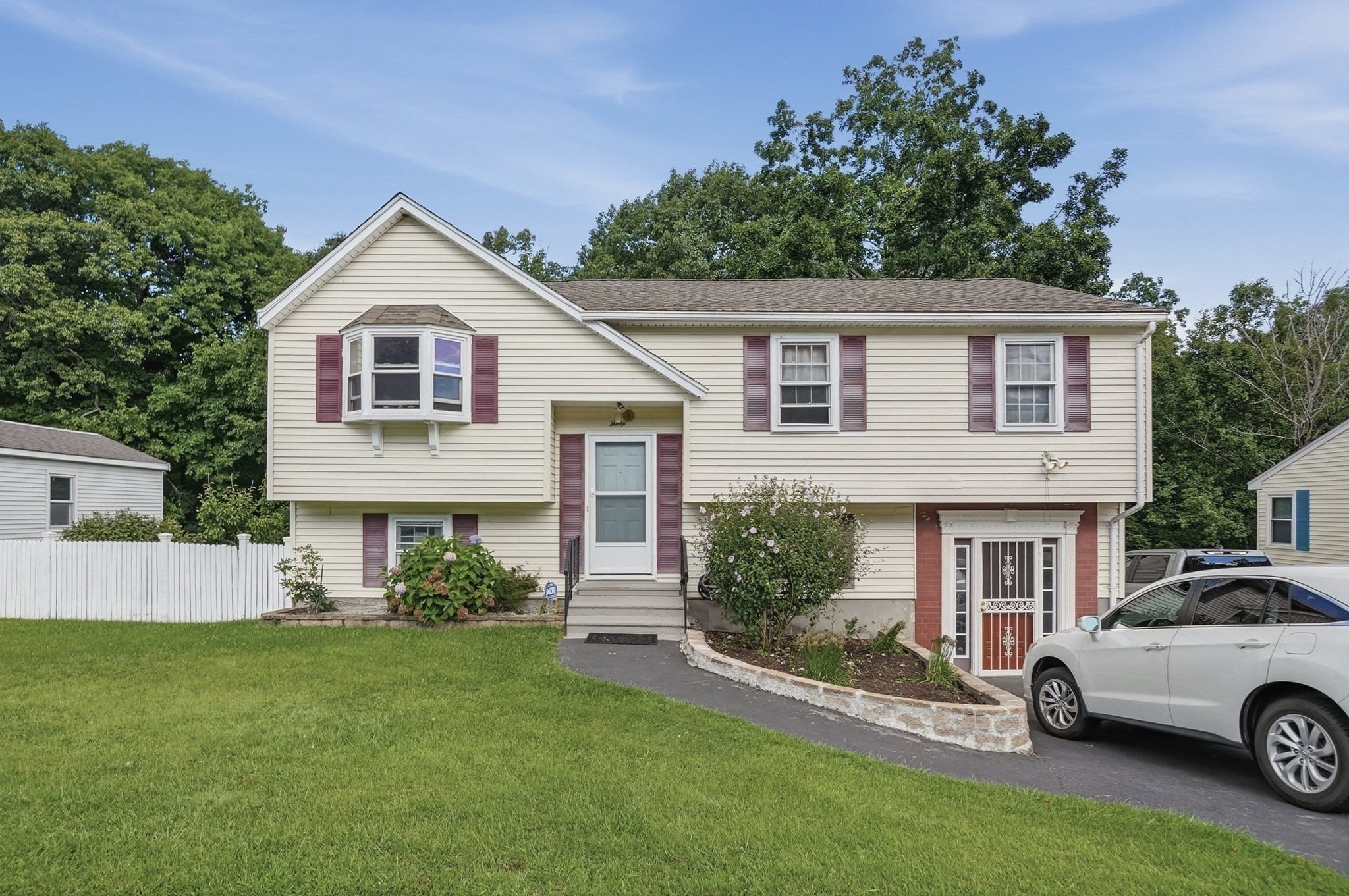 30 Parsons Hill Dr — photo