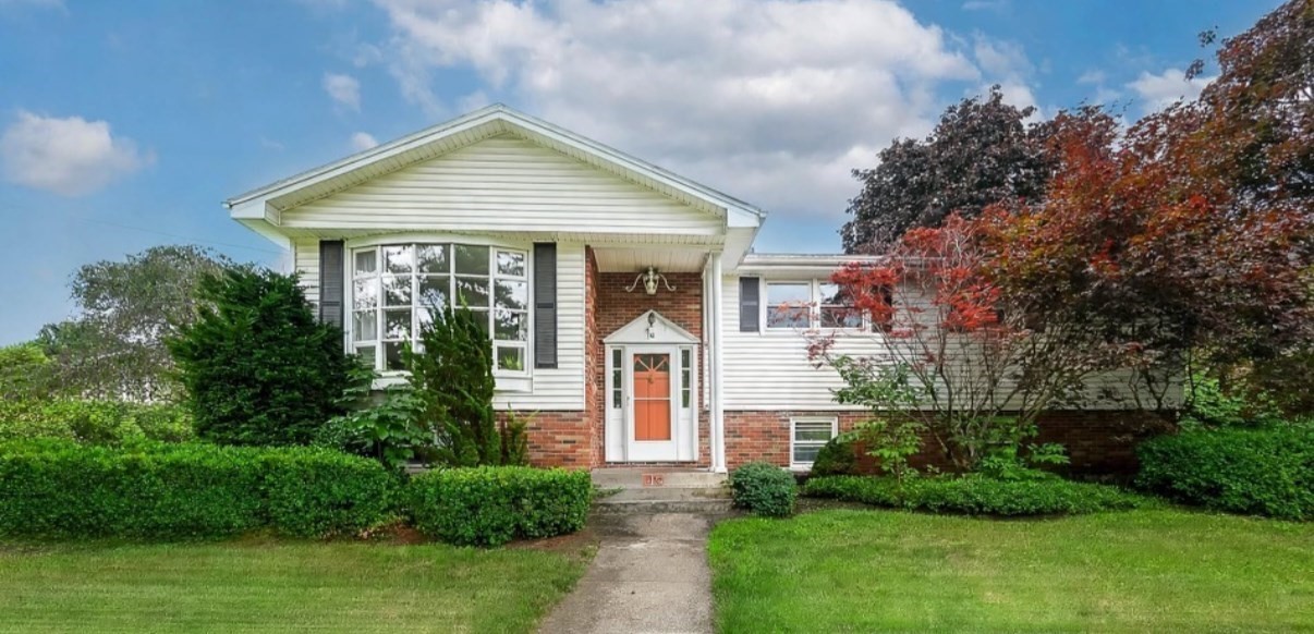 36 Roman Dr — photo