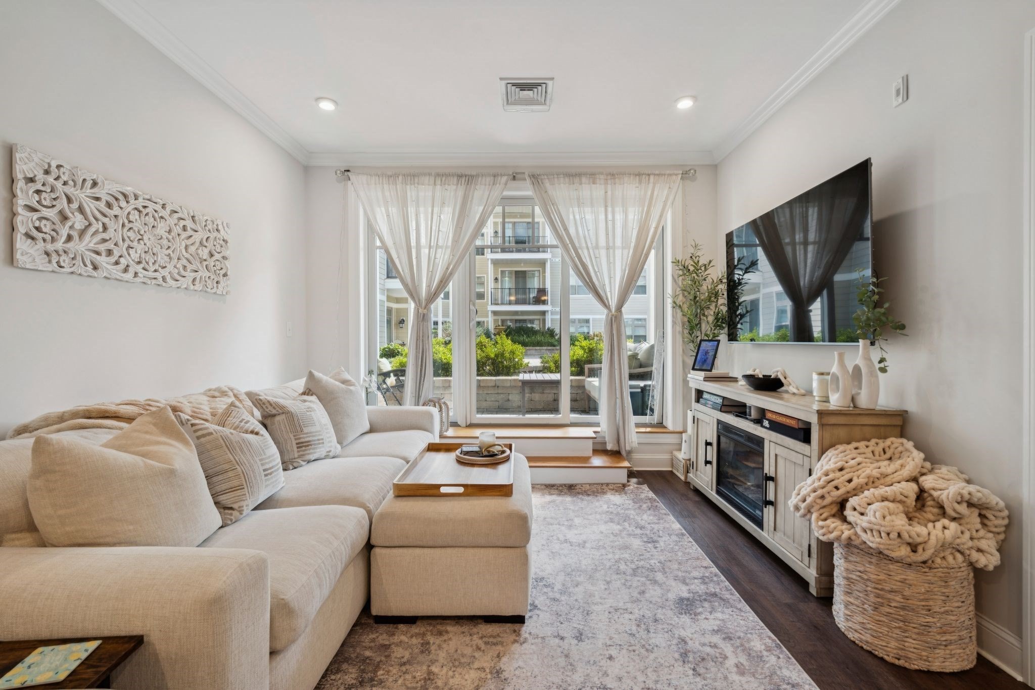 69 Foundry St #206 — photo