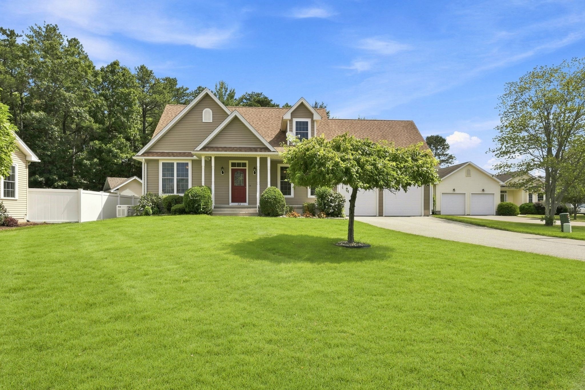 33 Caddyshack Dr — photo