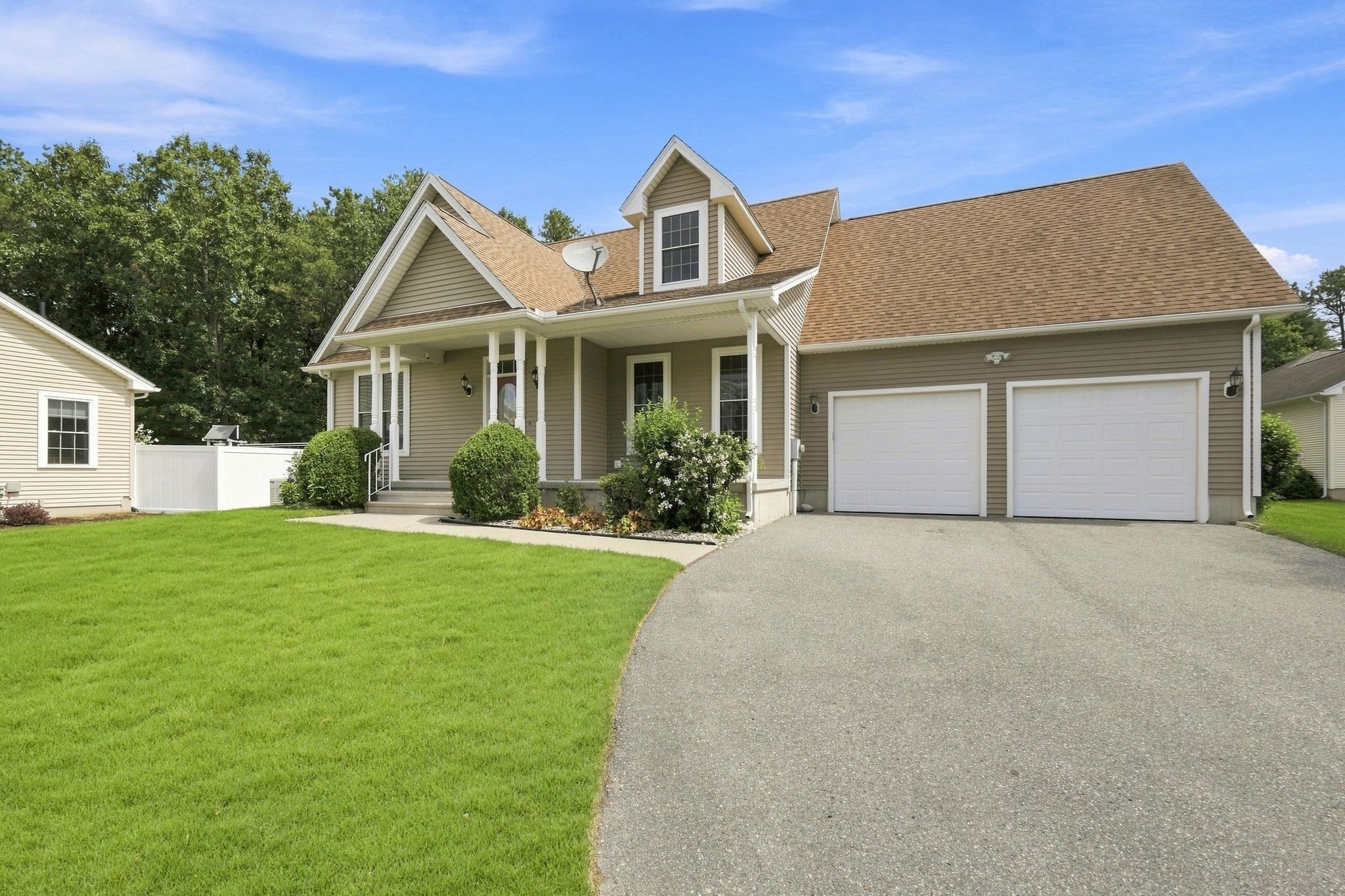 33 Caddyshack Drive, Chicopee, MA 01020 — photo 2