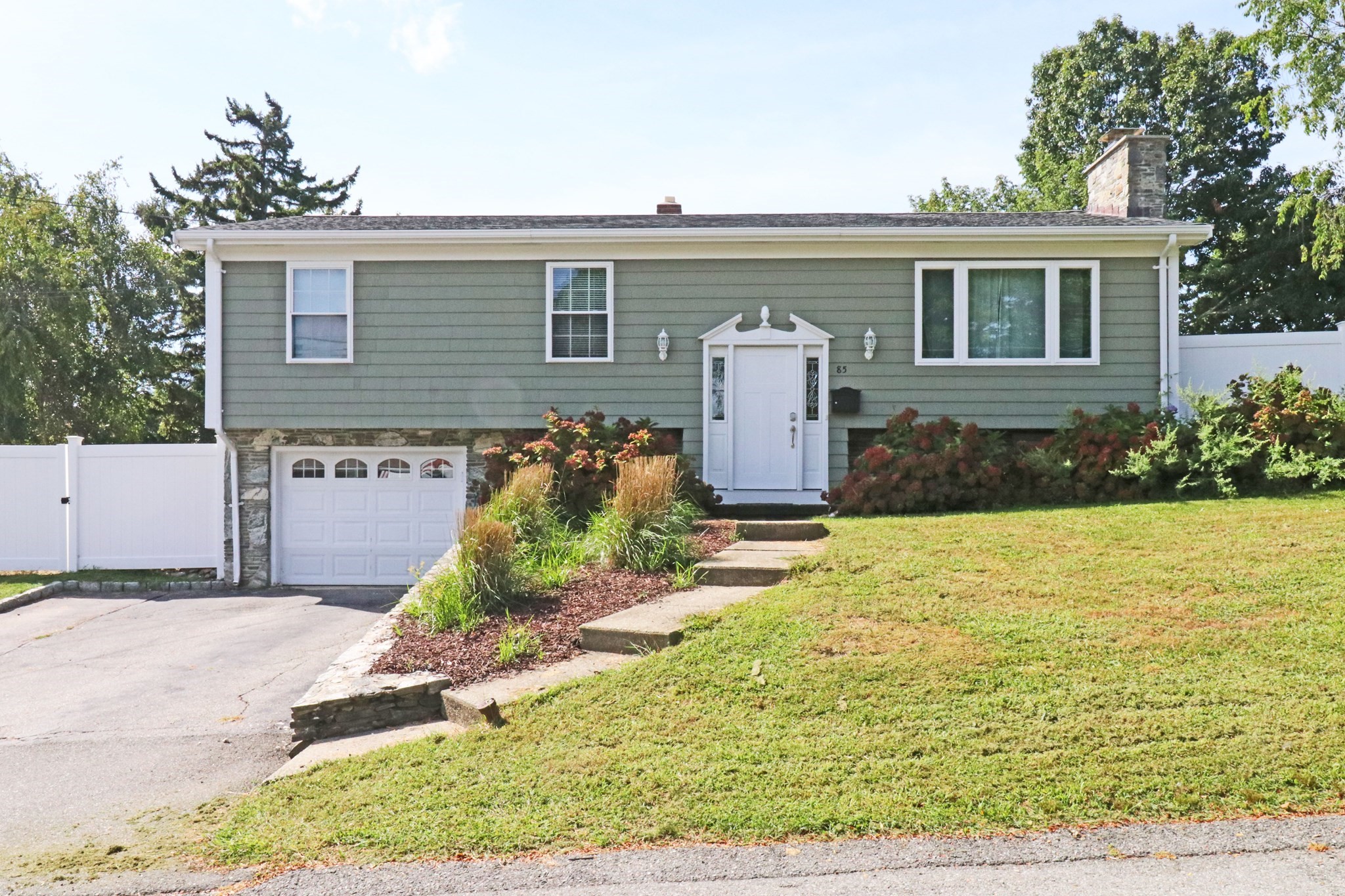85 Forsyth Ave — photo