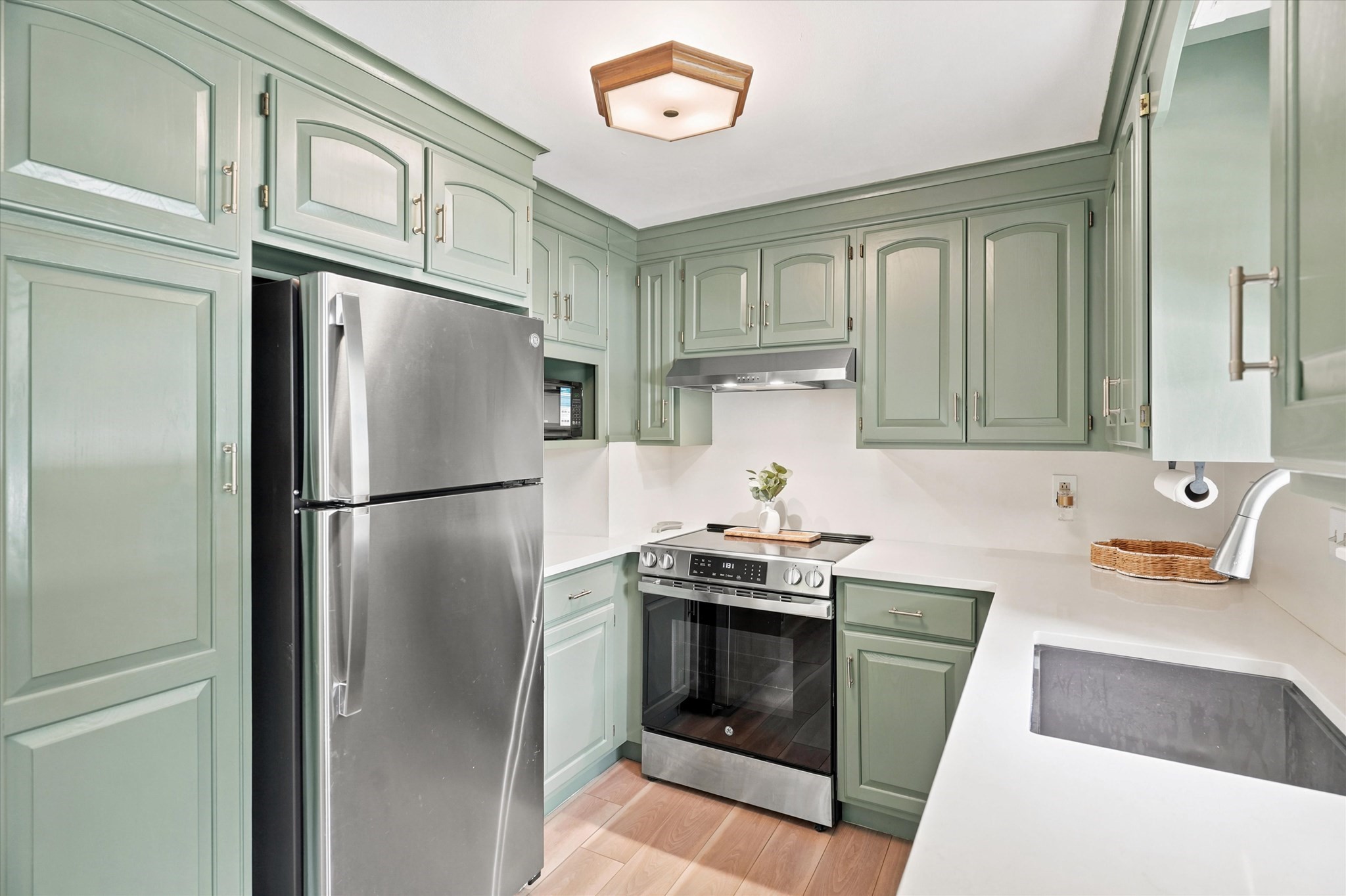 13 Hilltop Dr — photo