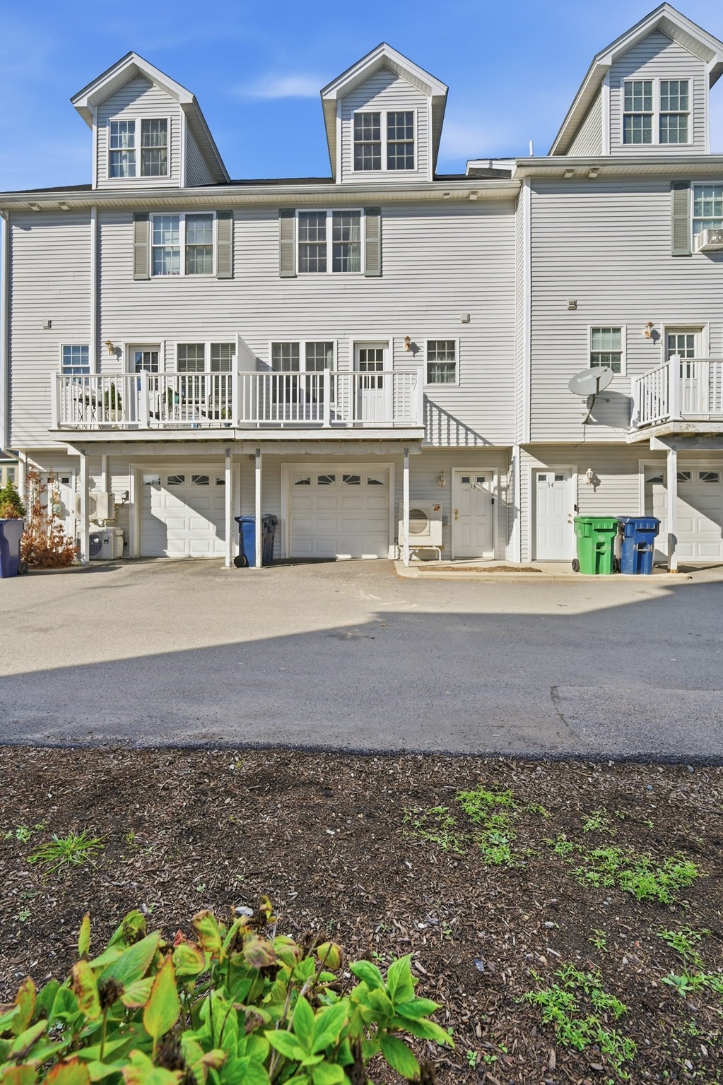61 Pine St #13 — photo
