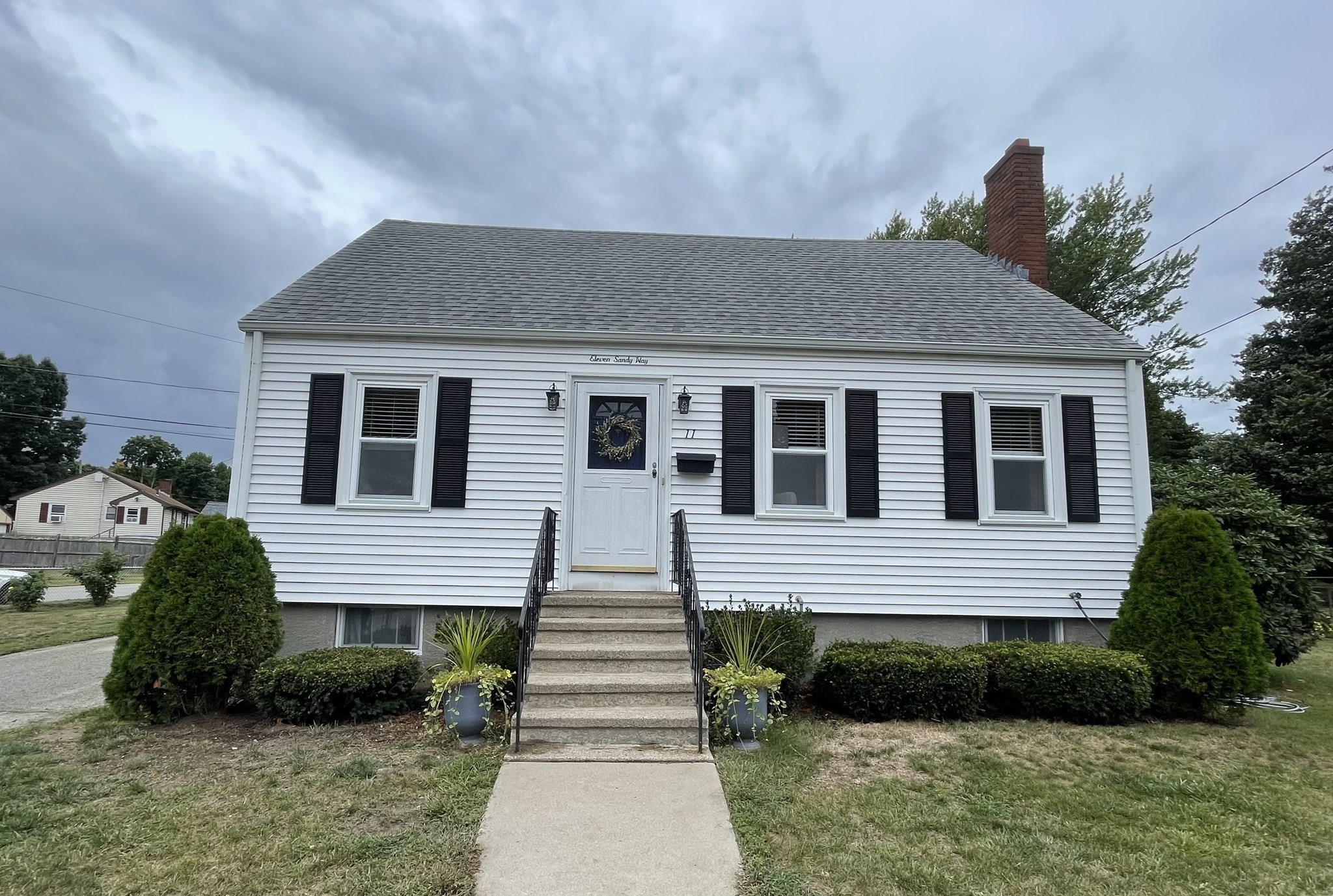 11 Sandy Way — photo