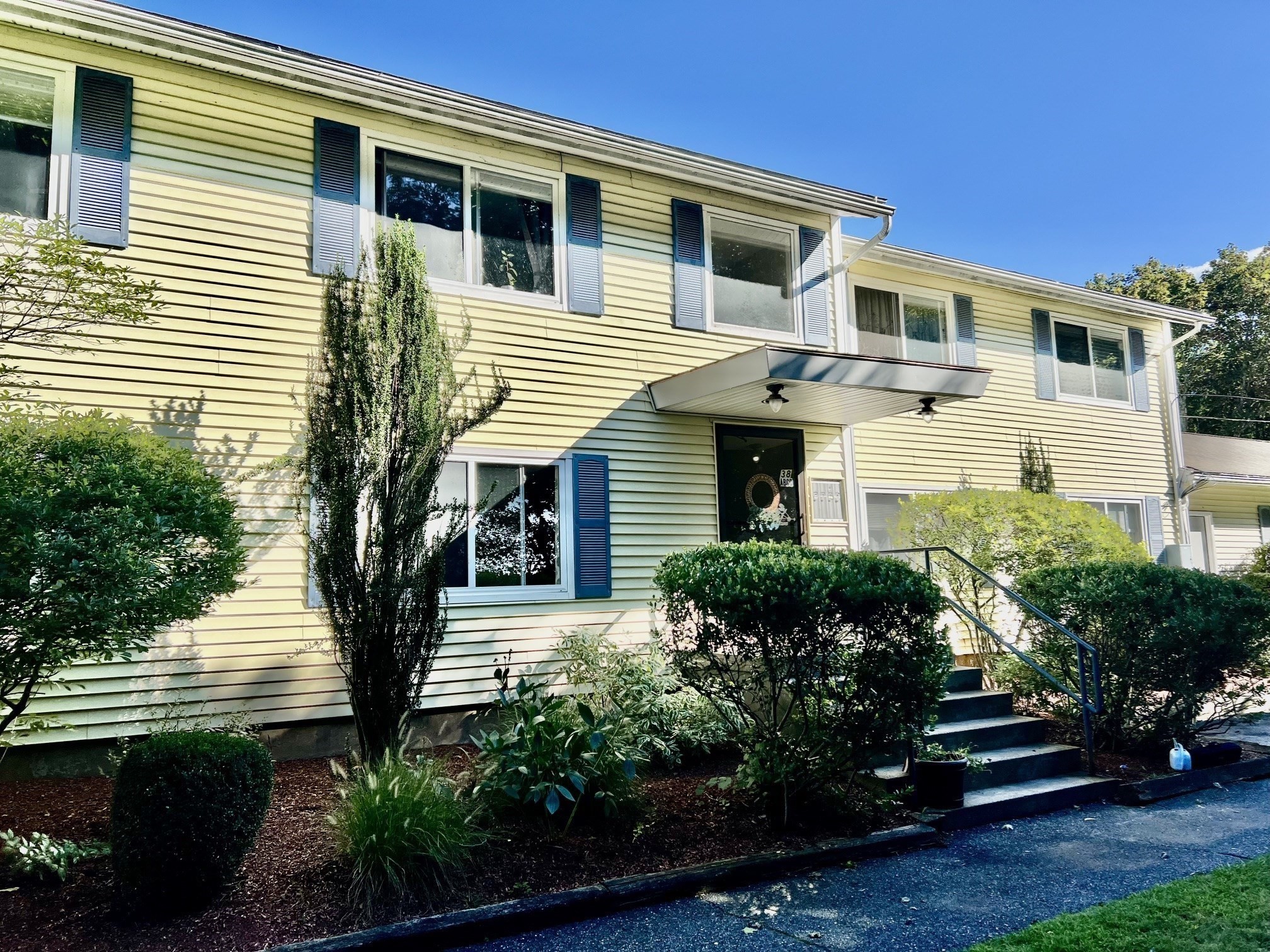 38 Lane Ave #B — photo