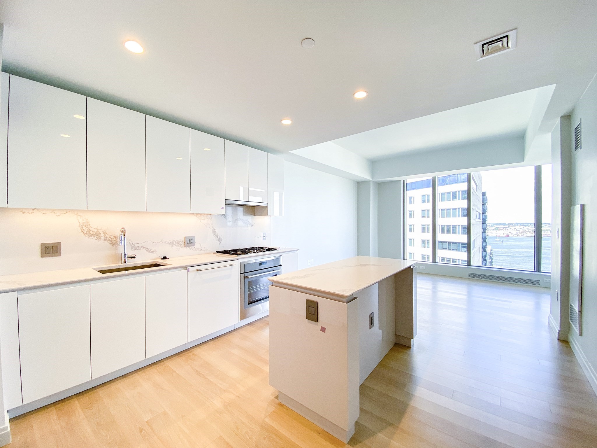133 Seaport Blvd #1116 — photo