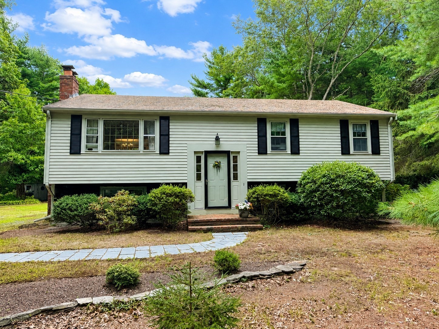 120 Halfway Pond Rd — photo
