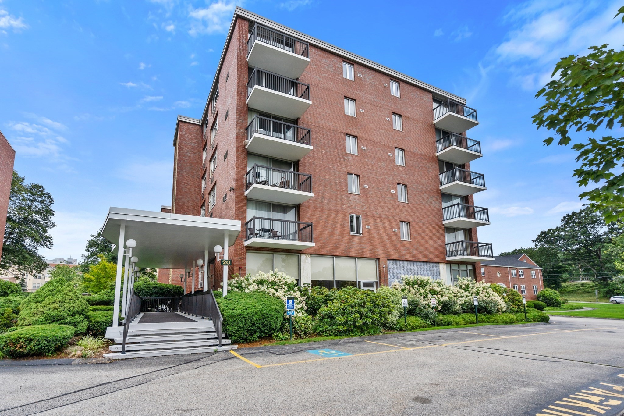 20 Hammond Pond Parkway #504 — photo