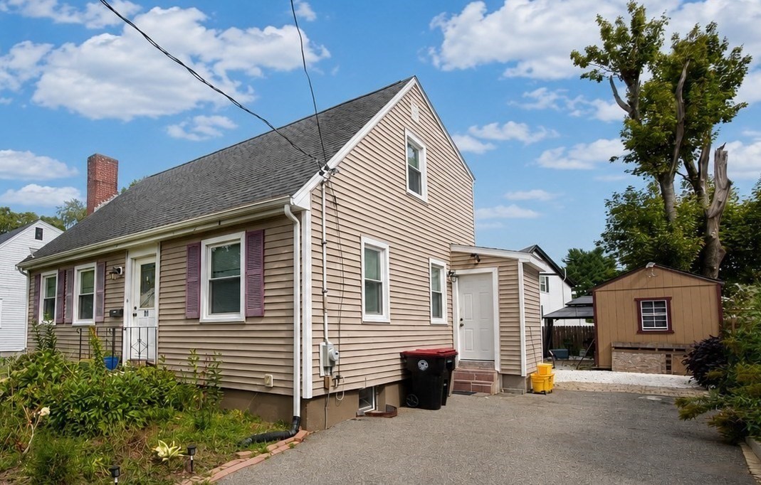 31 Rockwell Ave — photo