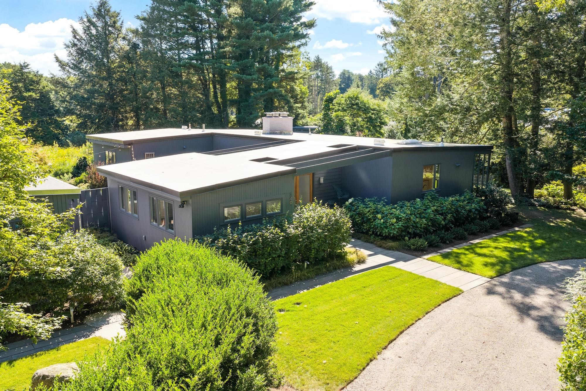 240 Concord Rd — photo