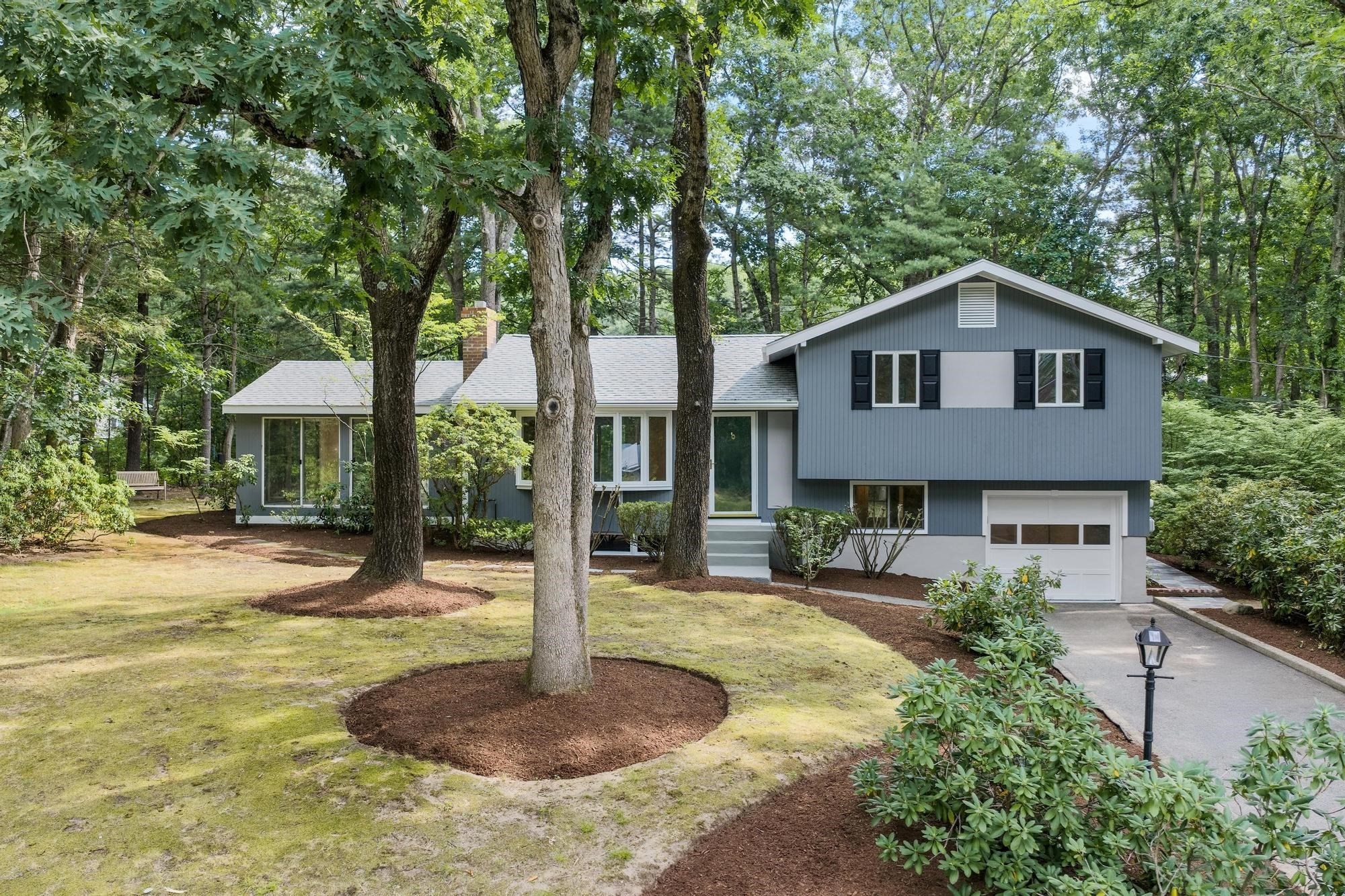 10 Brentwood — photo