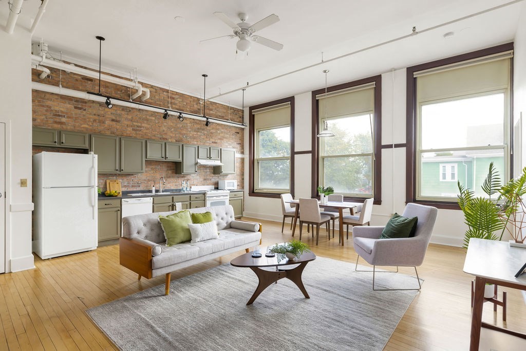 948 Main St #202 — photo