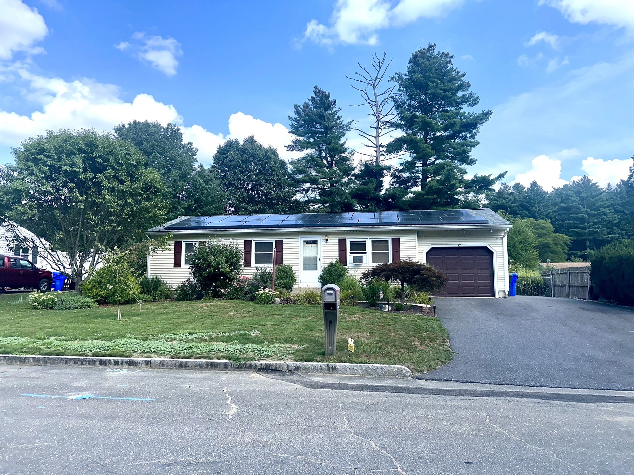 47 Thyme Ln — photo