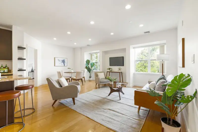 65 Beacon St #403 — photo