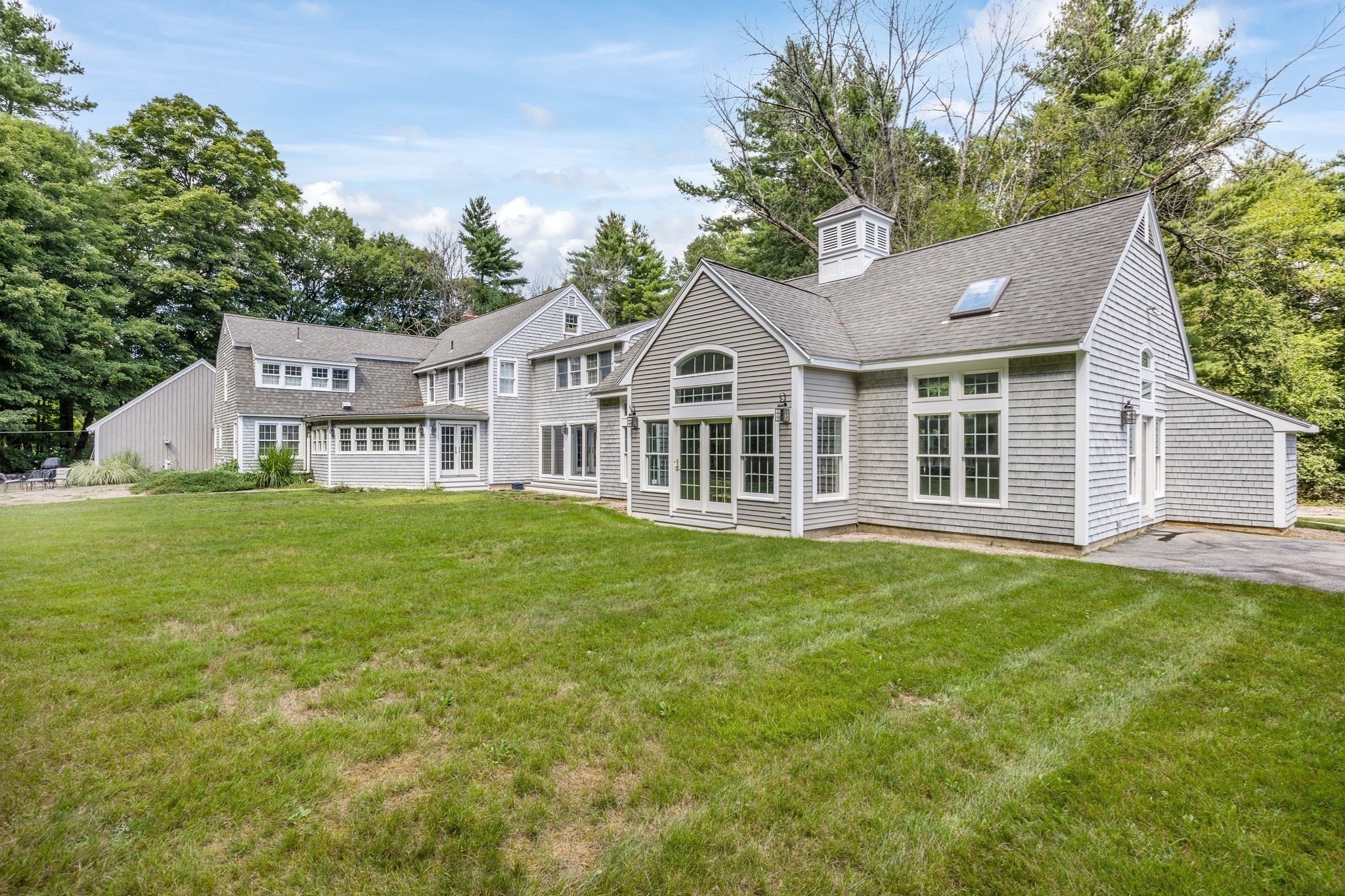 4 Fraser Ln — photo
