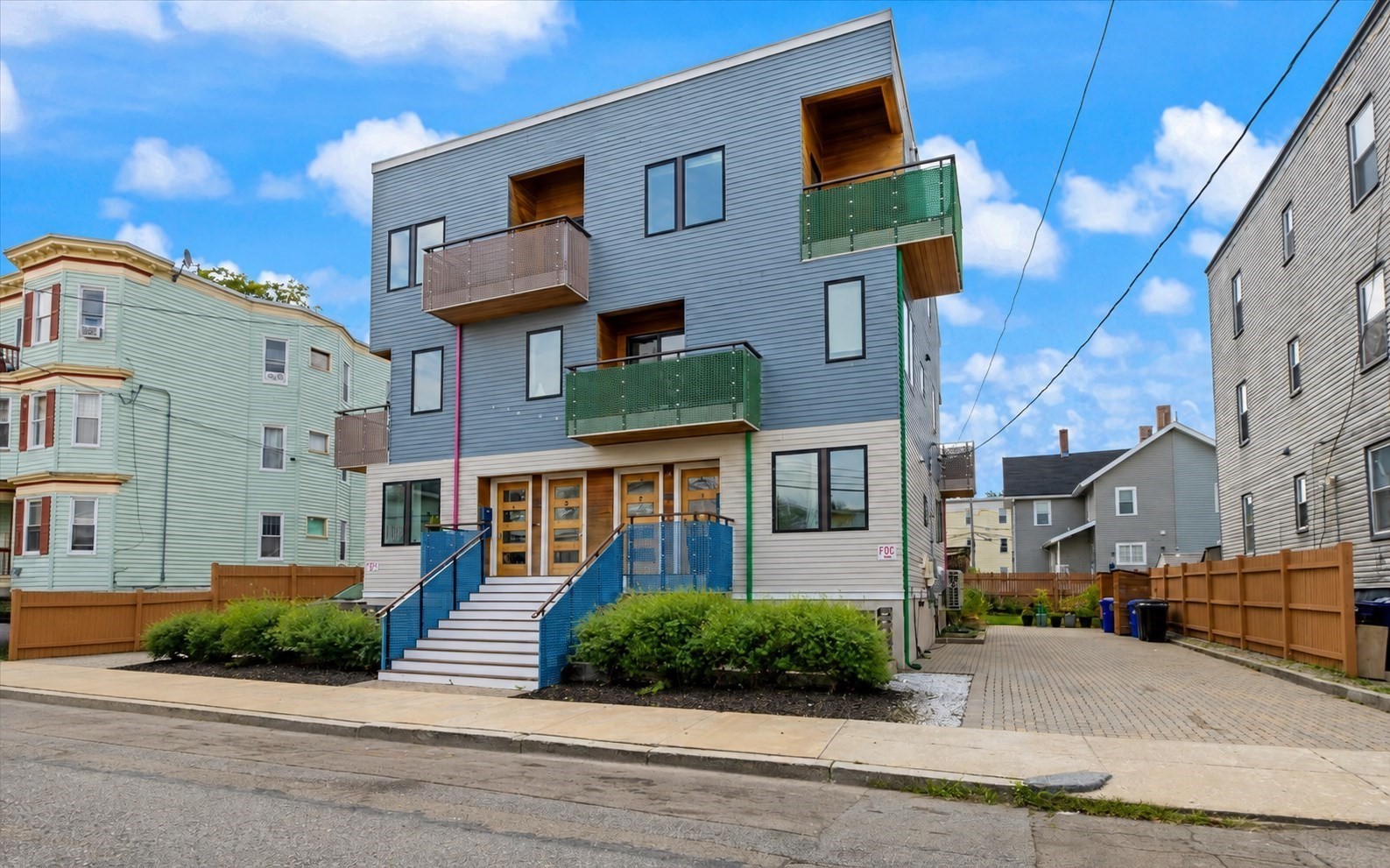 38 Colonial #2 — photo