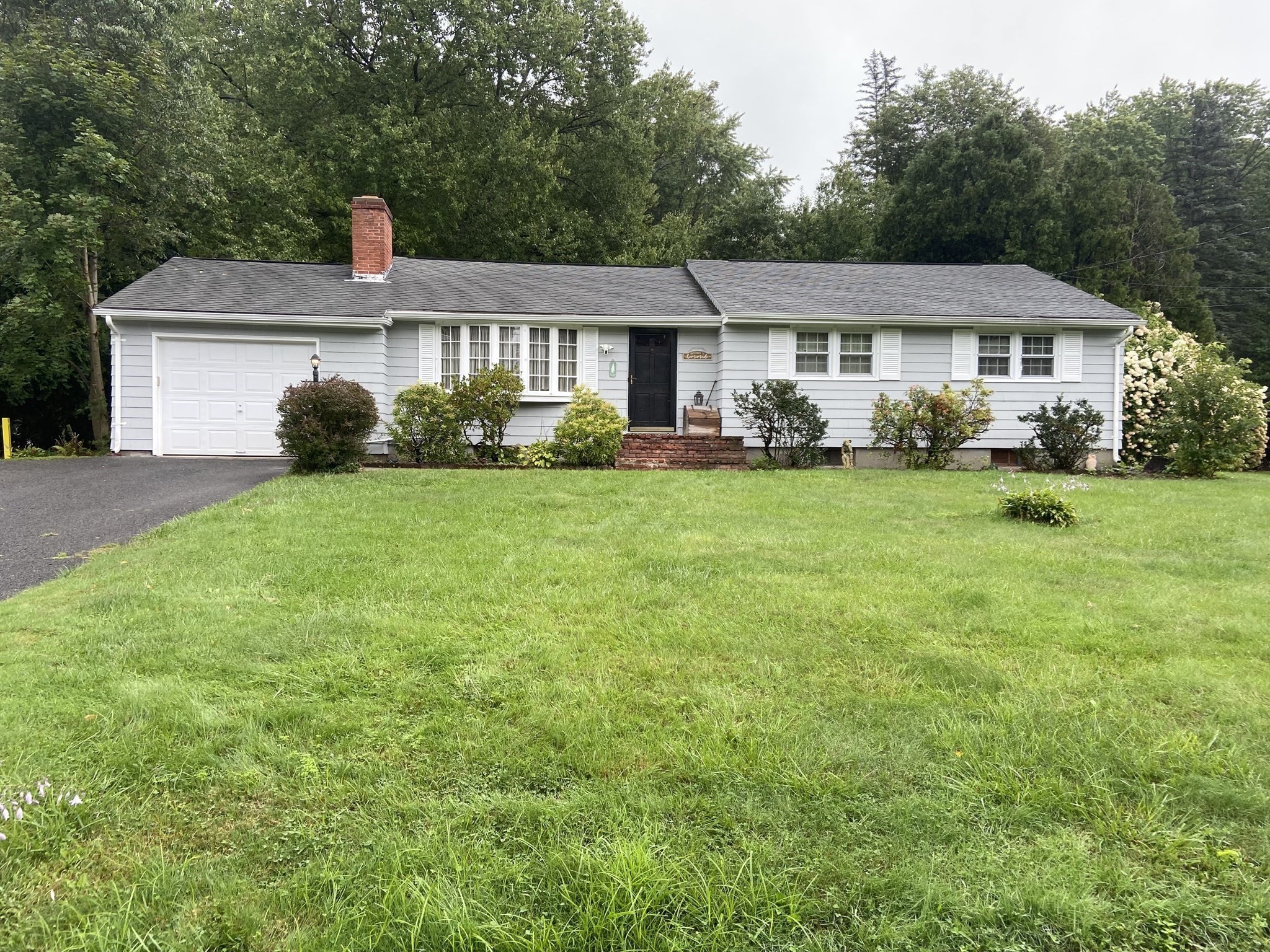 84 Hillside Drive — photo