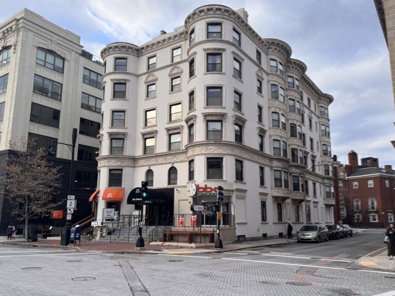 636 Beacon St #404 — photo