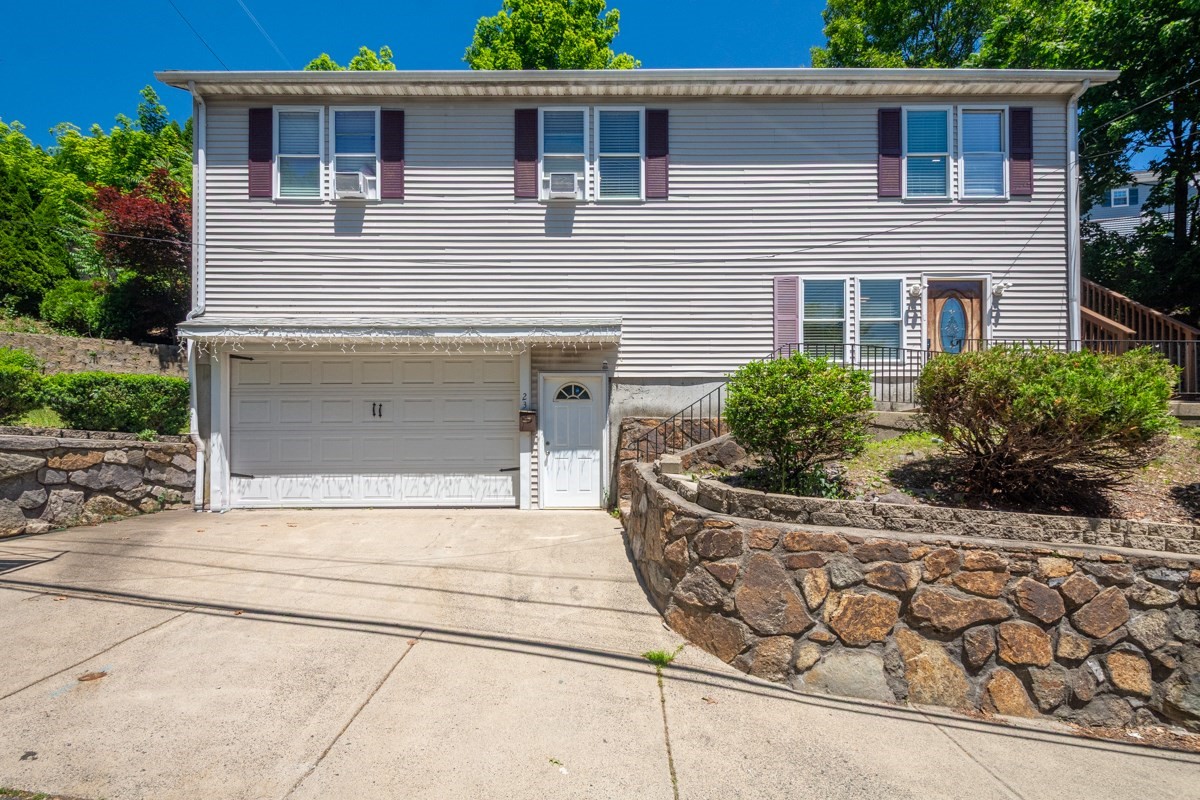 23 Lovers Leap Ave — photo