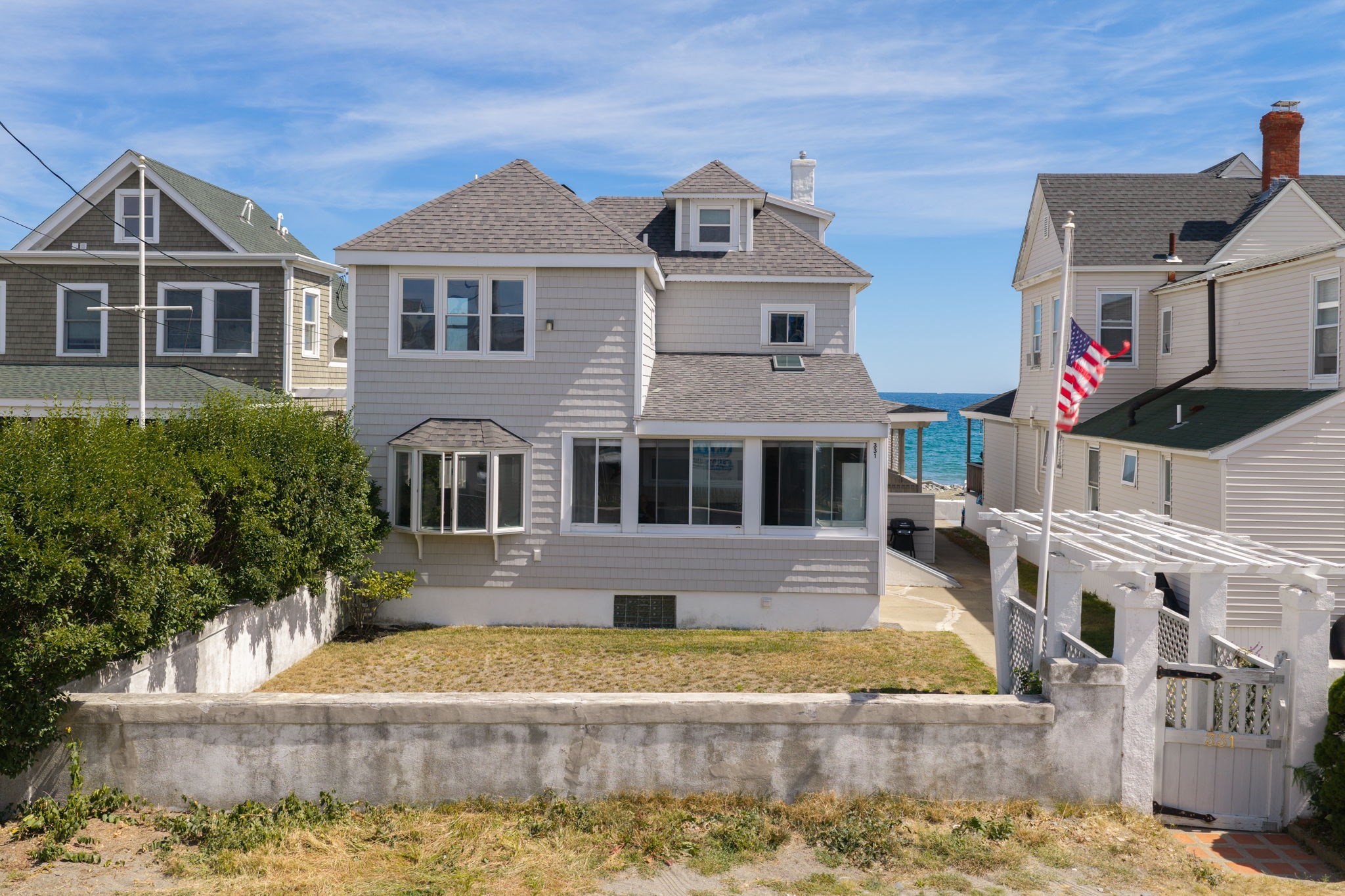 331 Beach Ave — photo