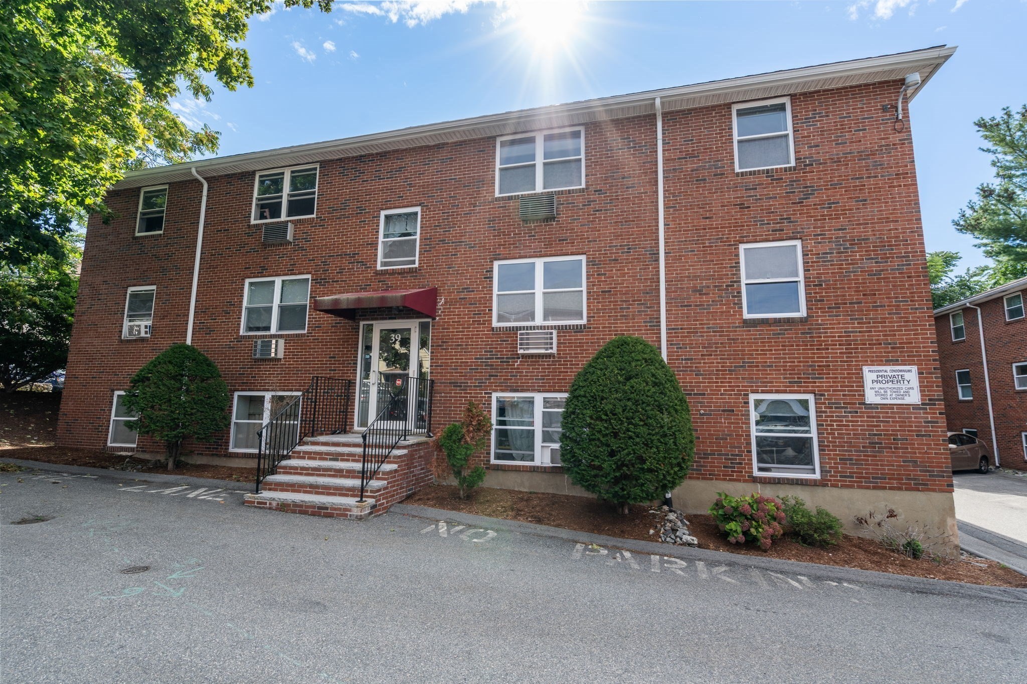 39 Montvale #8 — photo