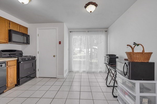 74 Roper Street #F, Lowell, MA 01852 — photo 2