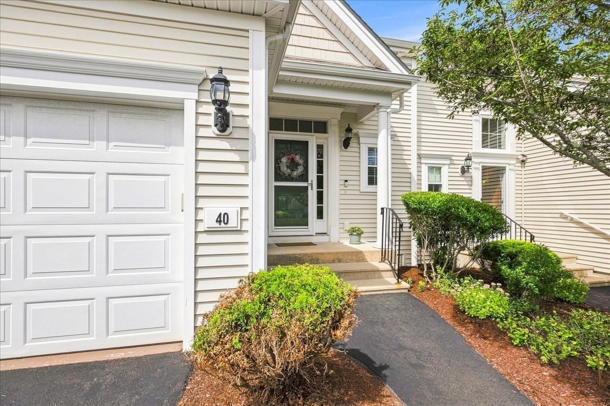 40 Stonebridge Dr #40 — photo