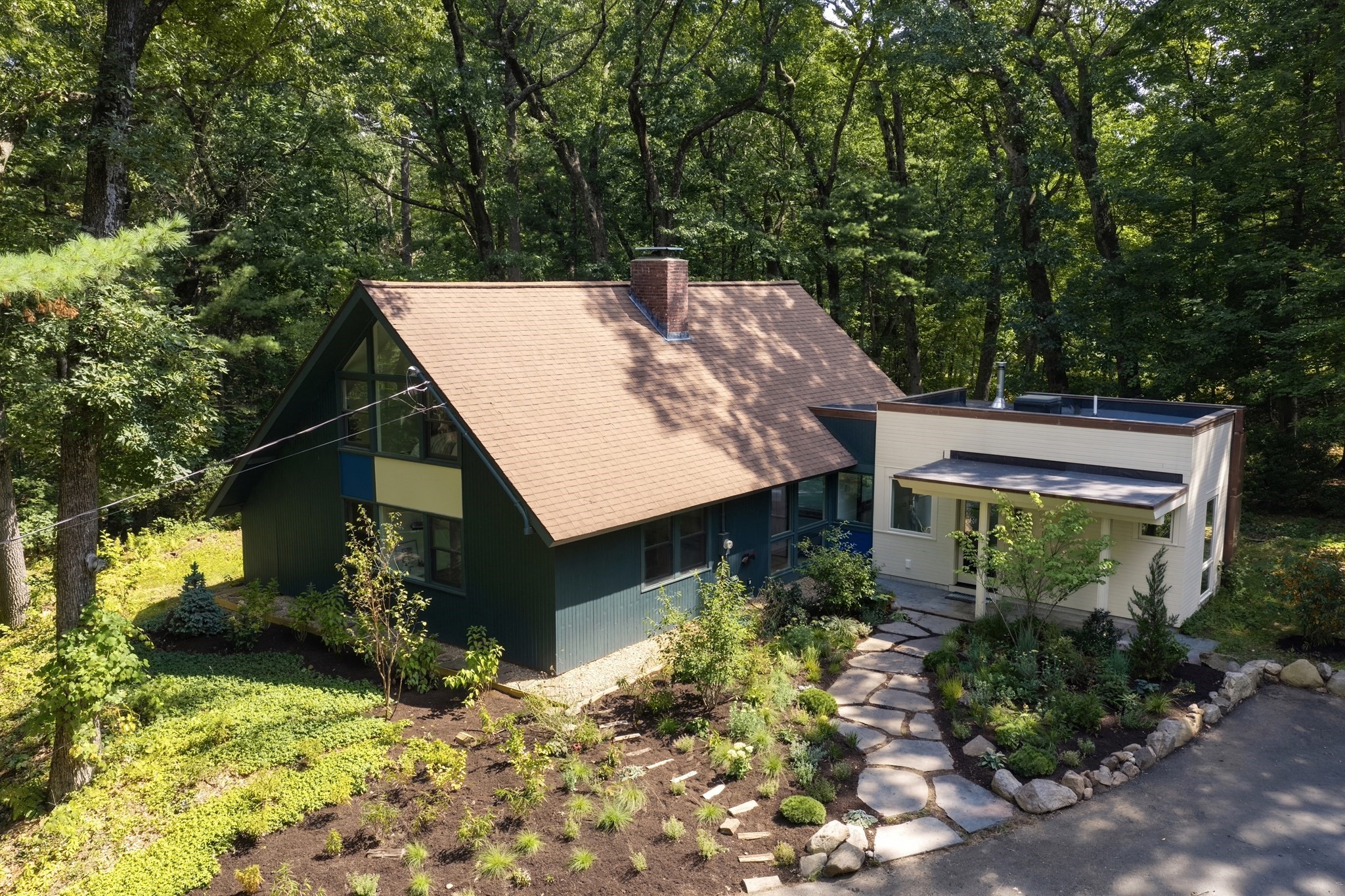 102 The Valley Rd — photo
