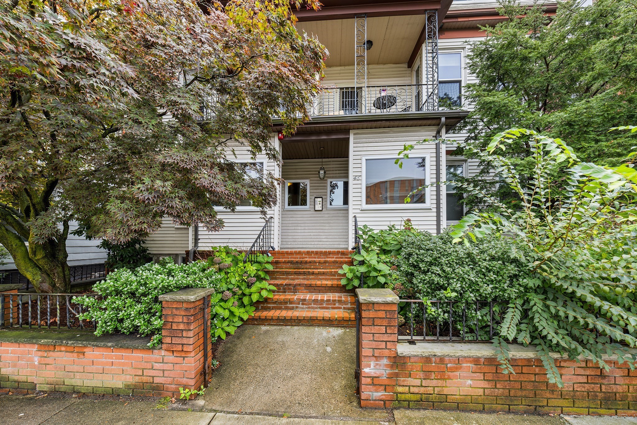 46 Highland Ave #1B — photo