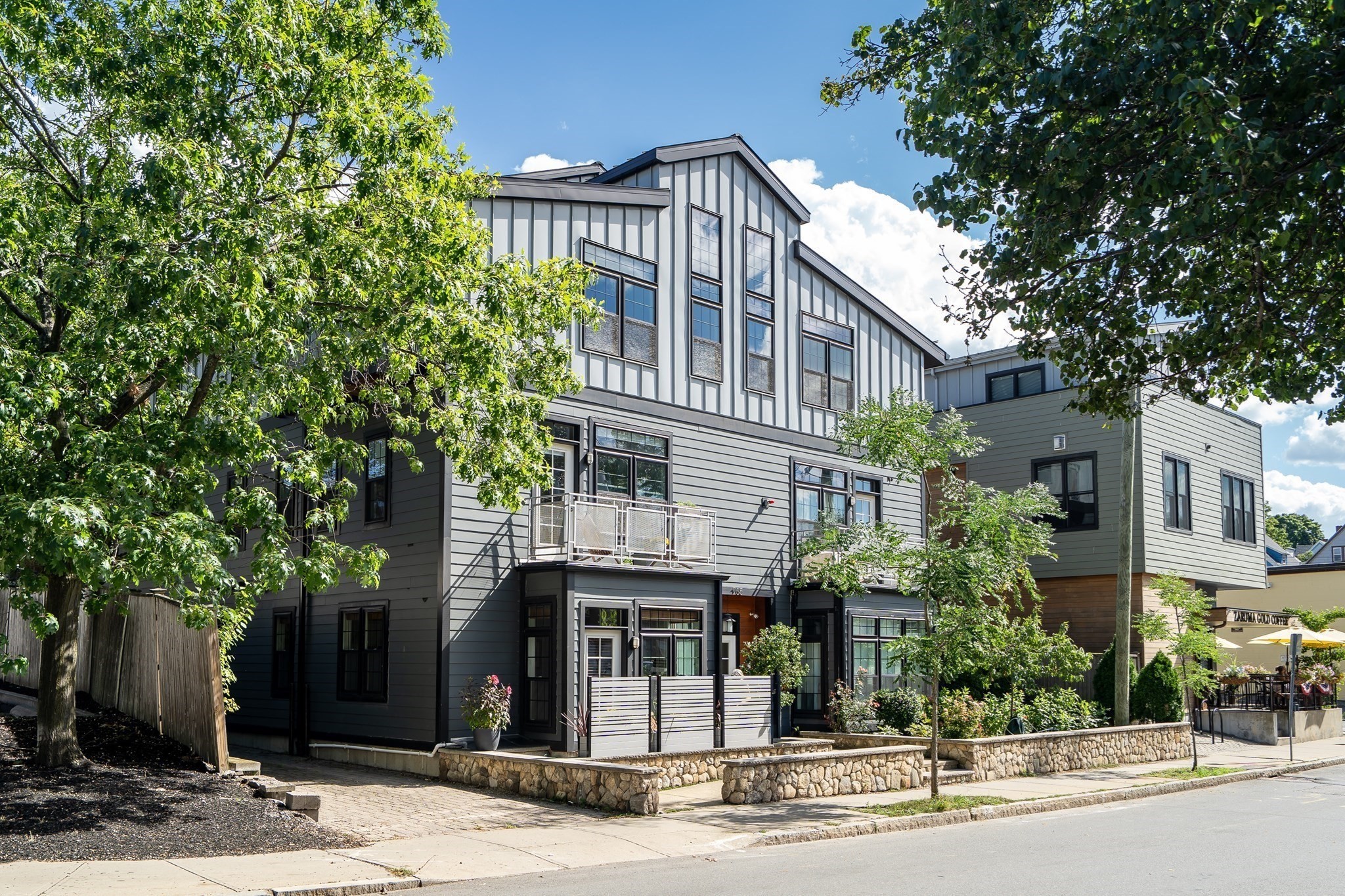235 Lowell St #1 — photo