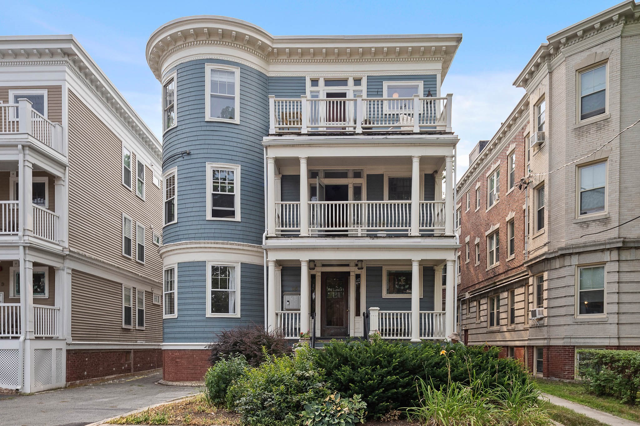 85 Trowbridge St #3 — photo