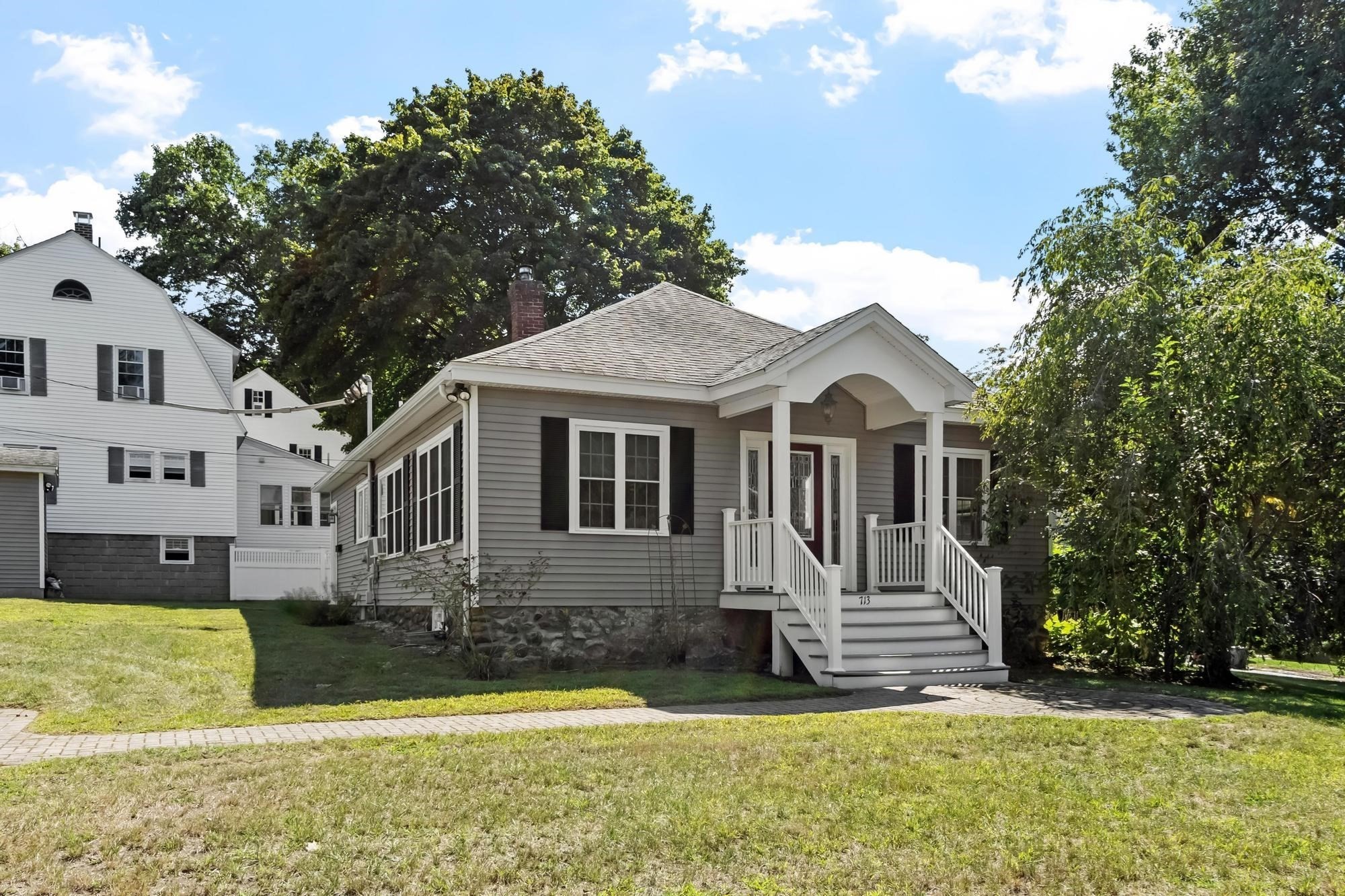 713 E Merrimack Street — photo