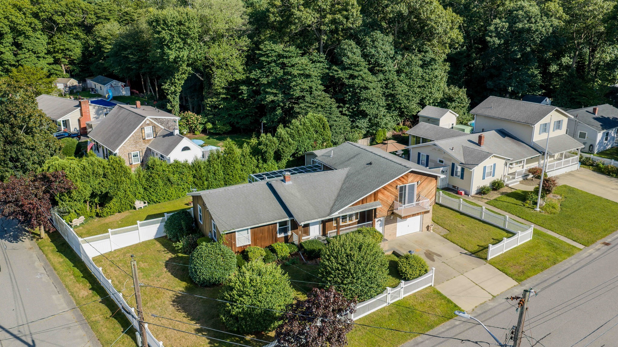 861 Pine Hill Dr — photo