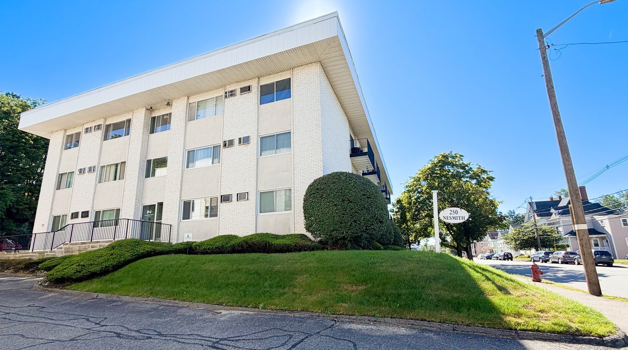250 Nesmith St #C9 — photo