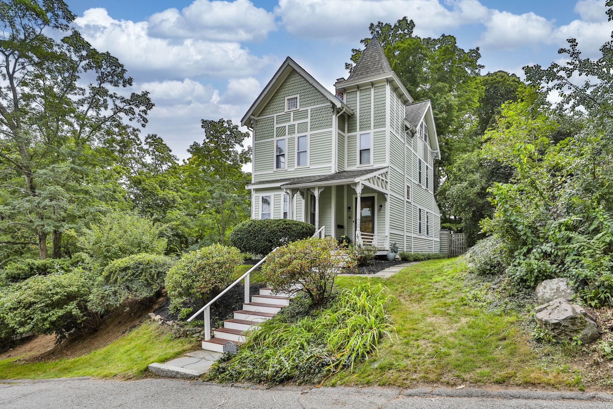 4 Hillside Ave — photo
