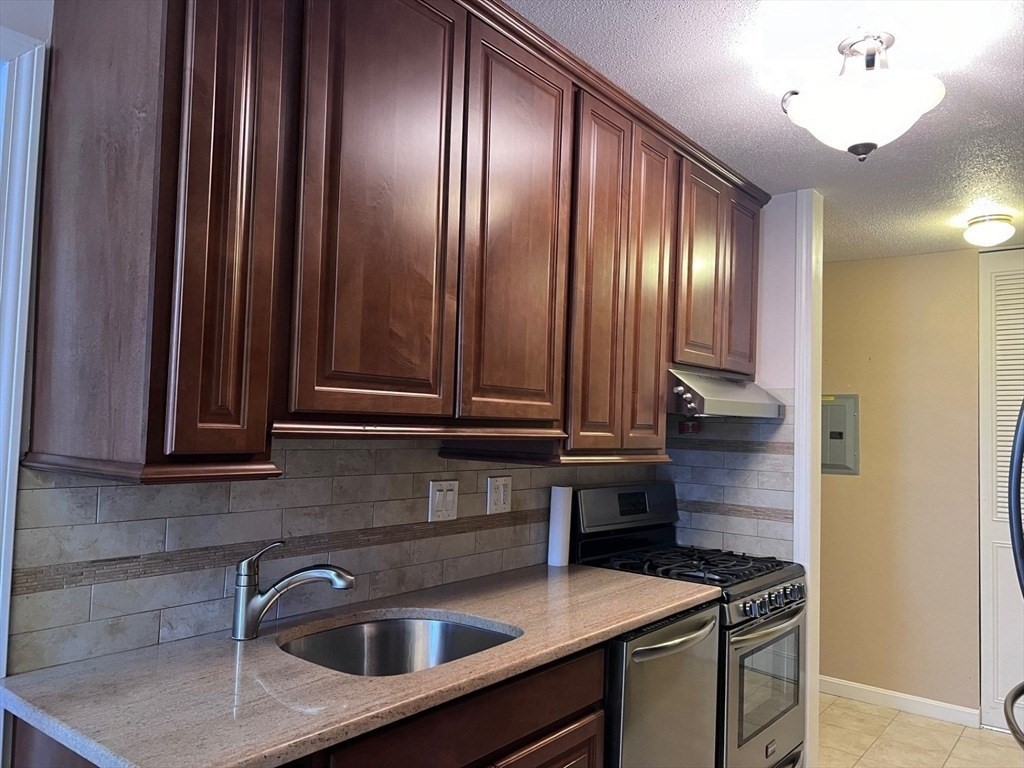70 Shrewsbury Green #C — photo