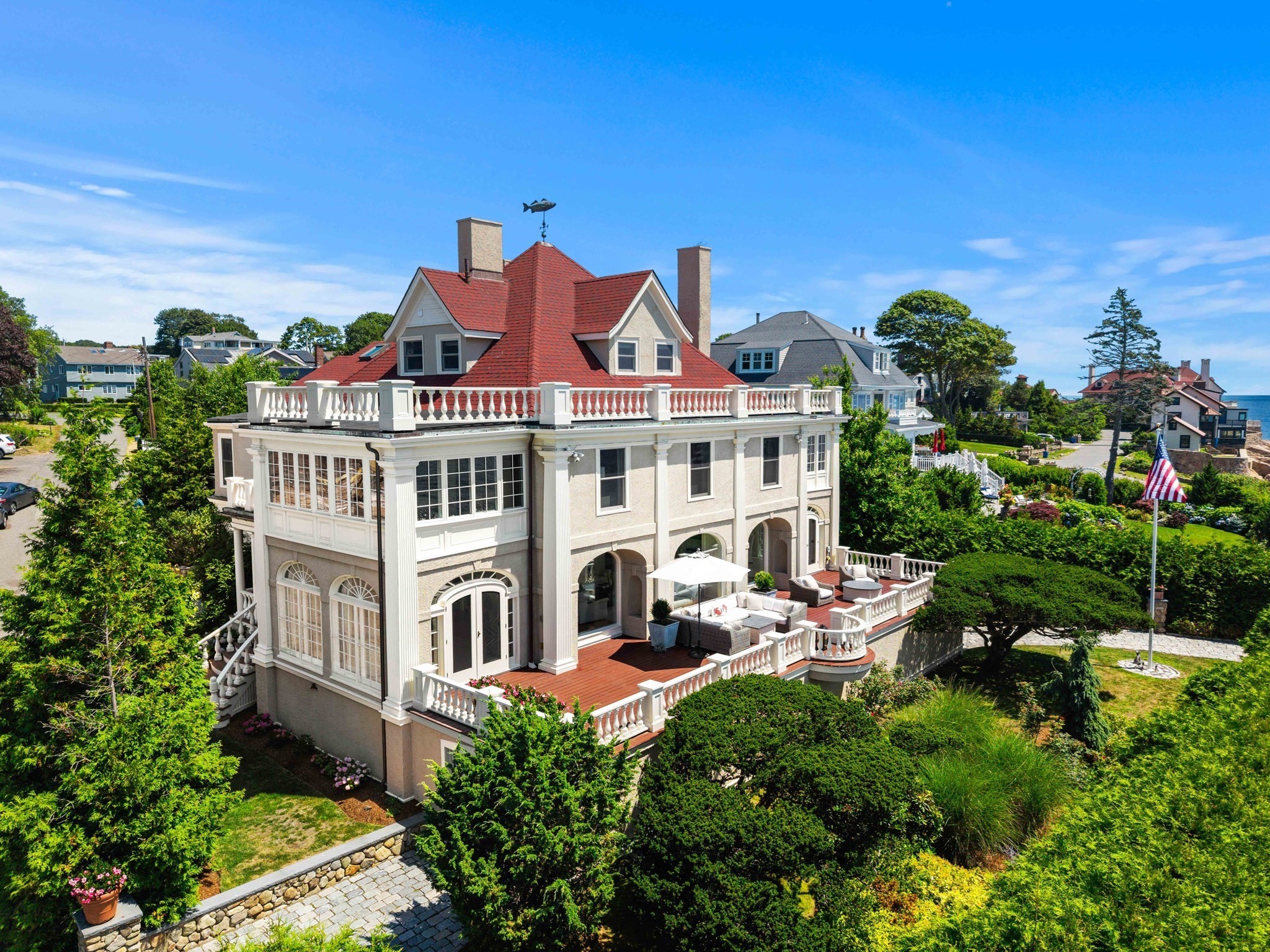 31 Shore Rd. — photo