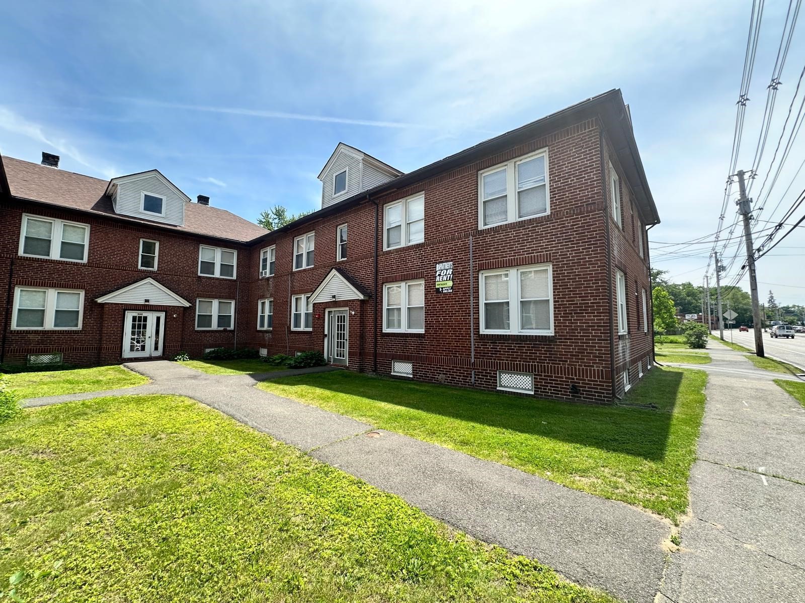 902 Main St #1L — photo