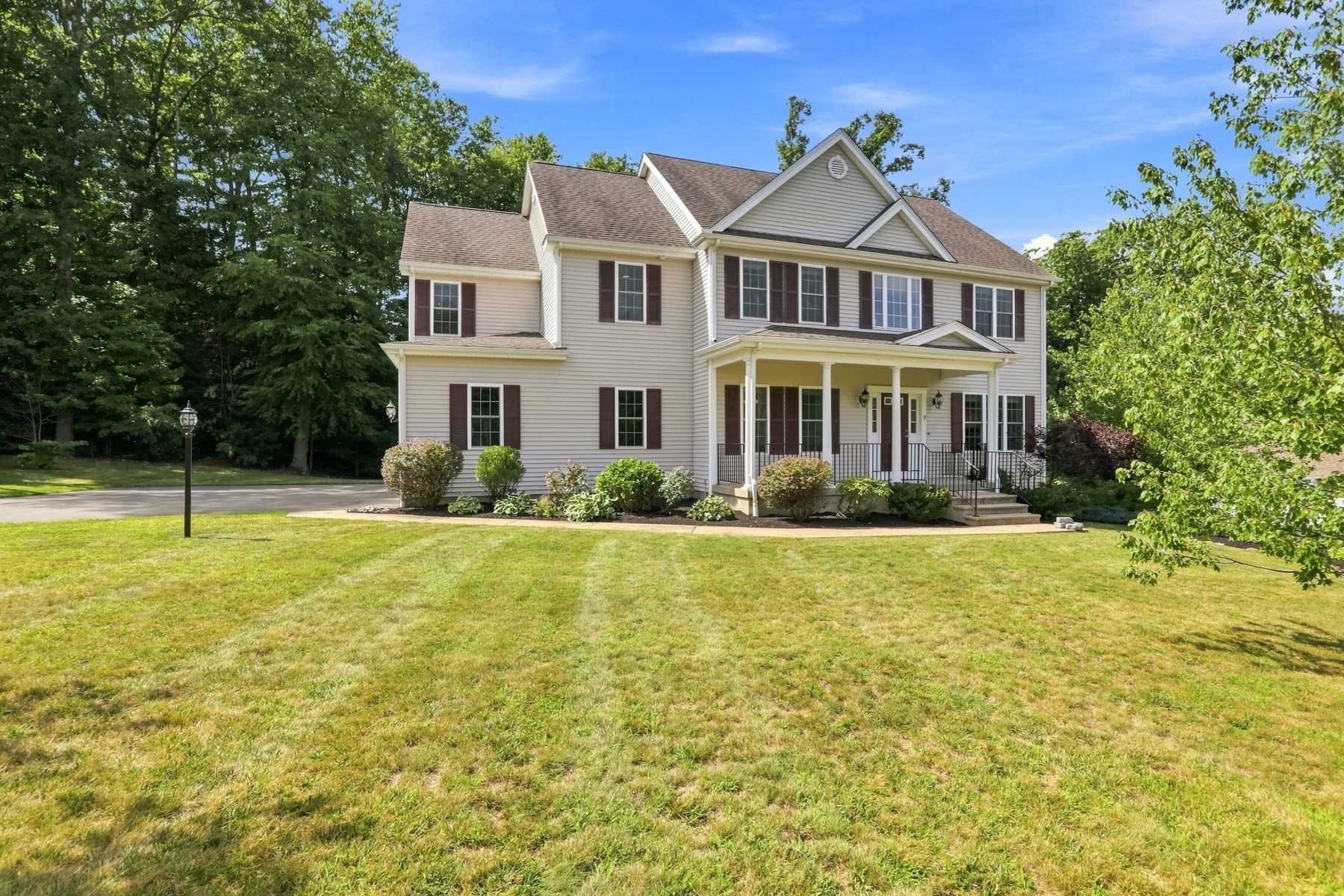 9 Forbes Road, Hudson, MA 01749 — photo 2