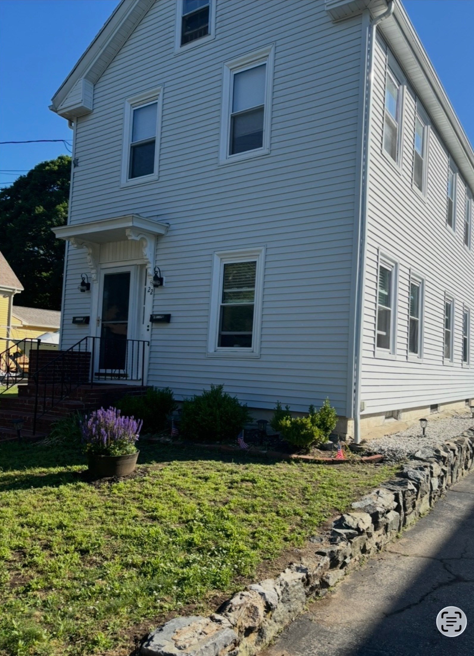 22 Lawrence St #2 — photo