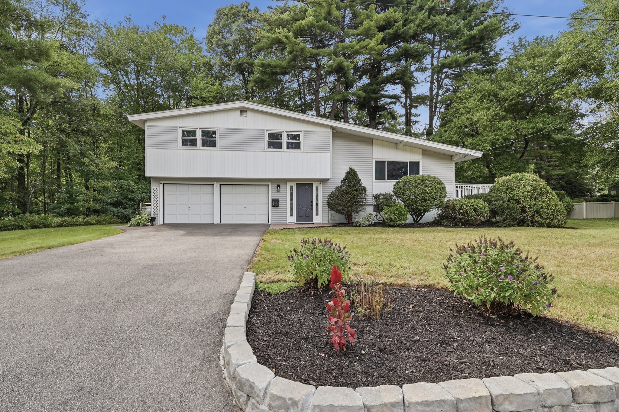 27 Clearview Drive — photo