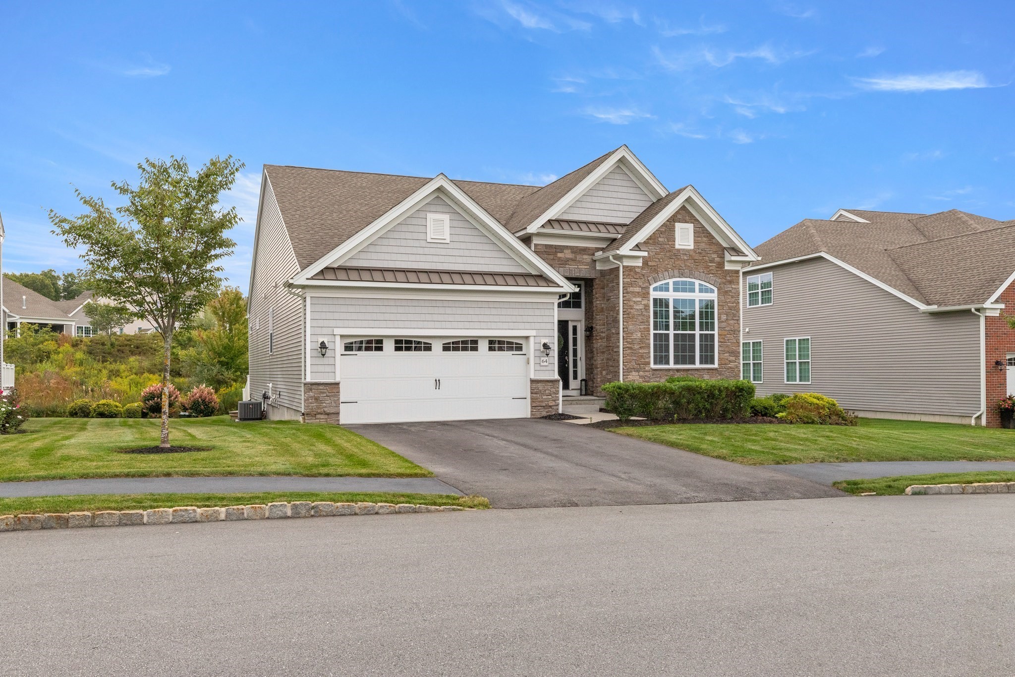64 Pine Tree Dr — photo